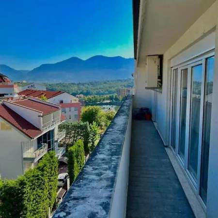 Lake View Apartment Tirana